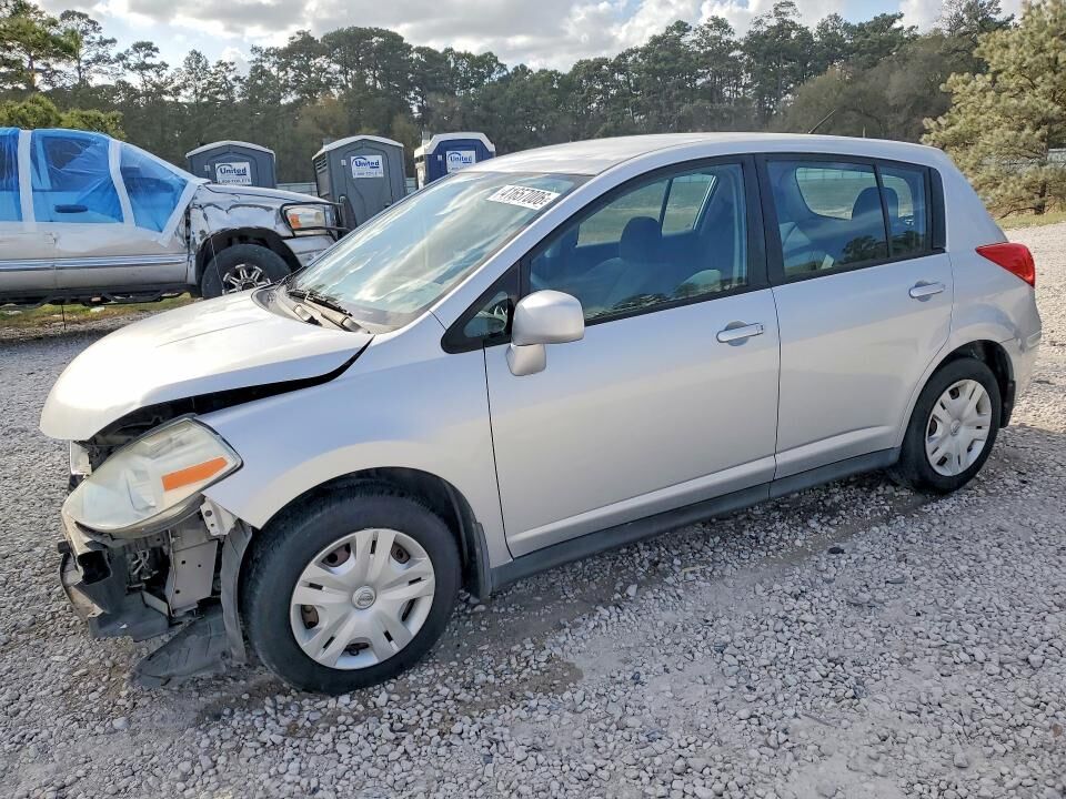 2011 NISSAN Versa