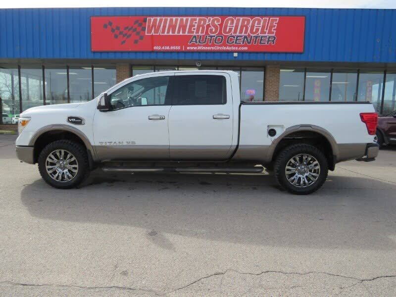 2017 NISSAN Titan