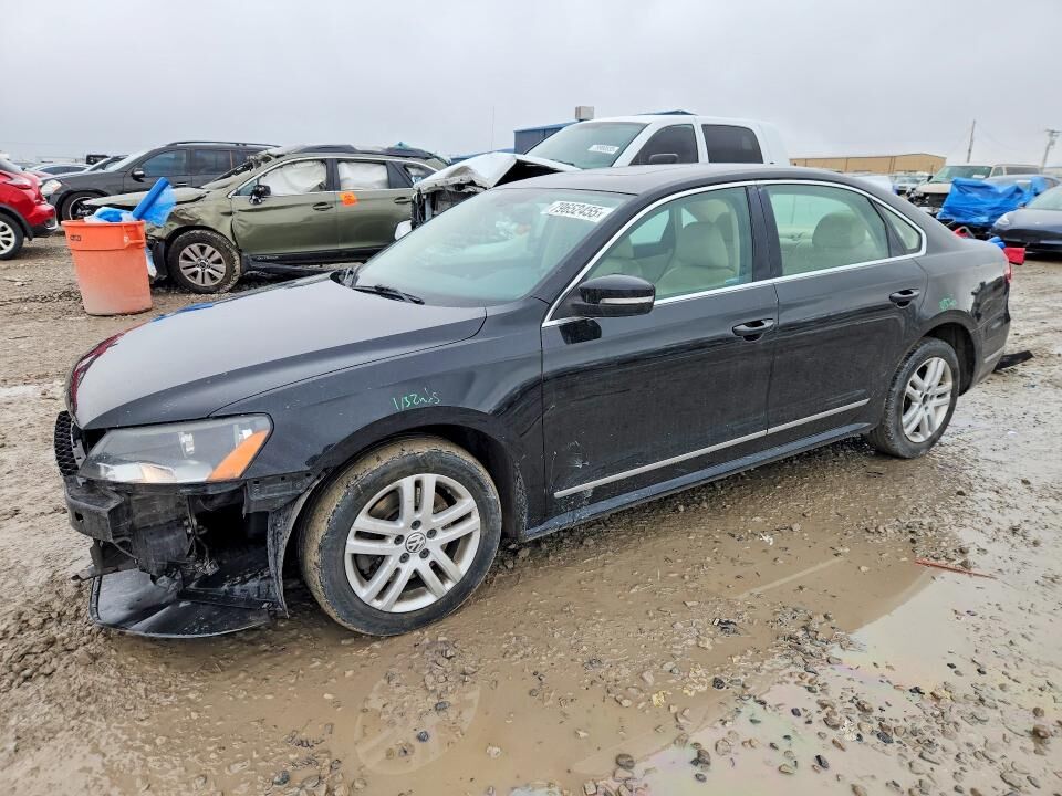 2013 VOLKSWAGEN Passat