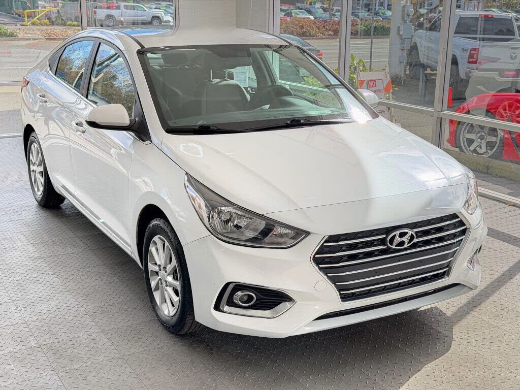 2022 HYUNDAI Accent