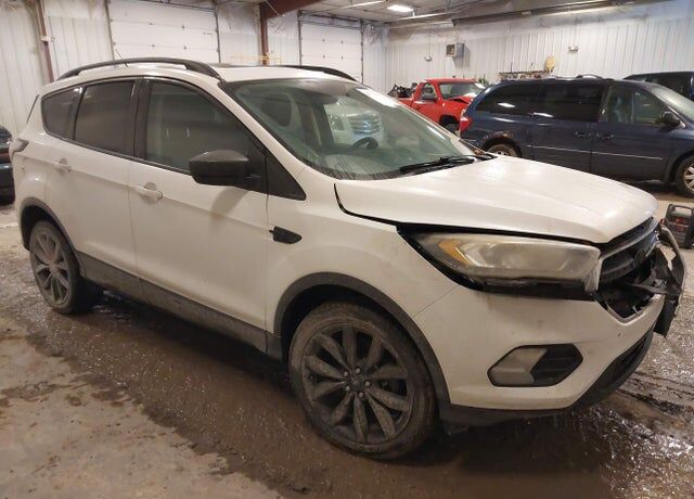 2017 FORD Escape