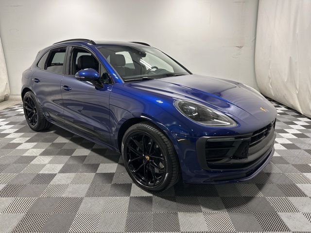 2024 PORSCHE Macan