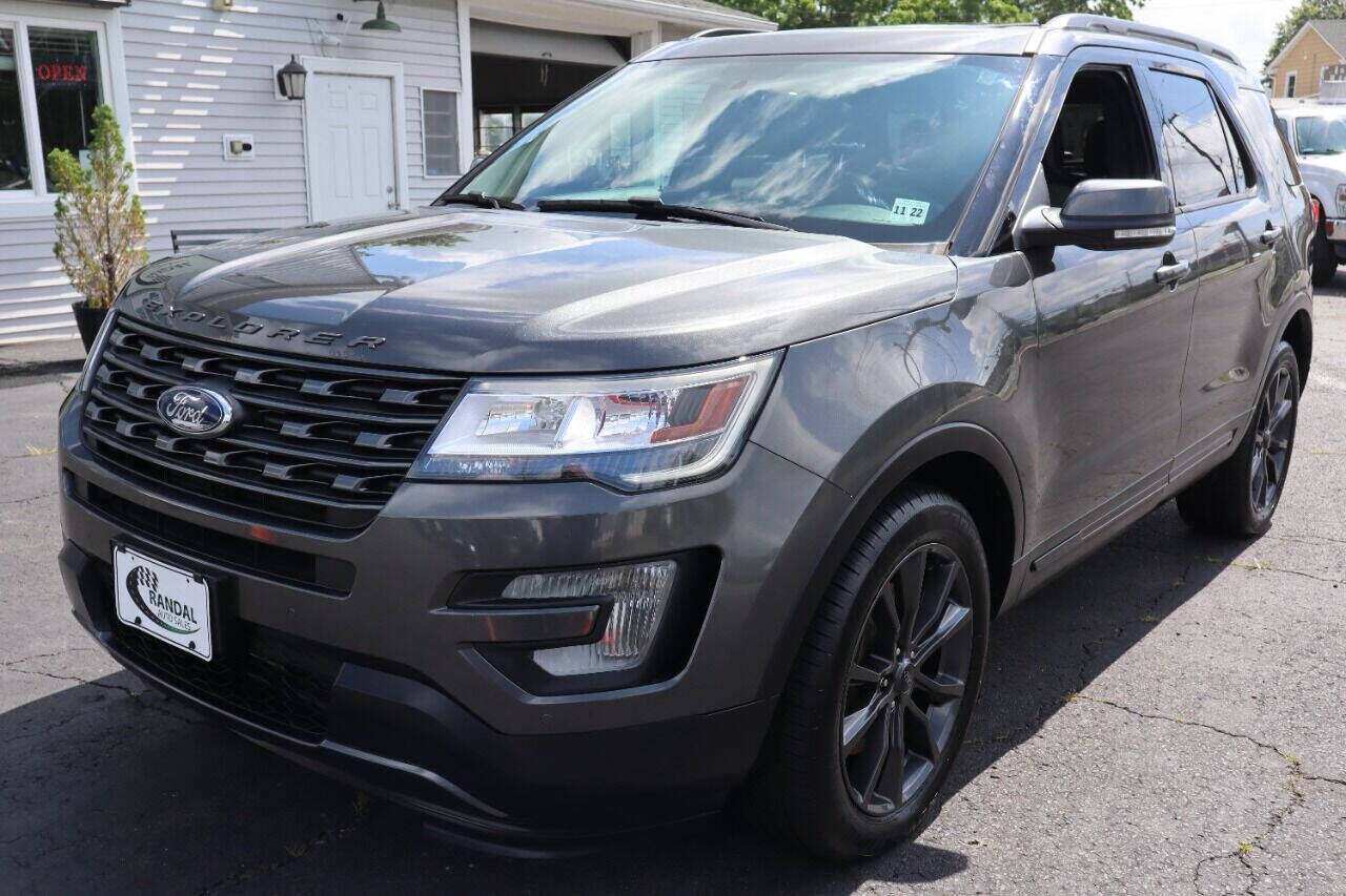 2017 FORD Explorer