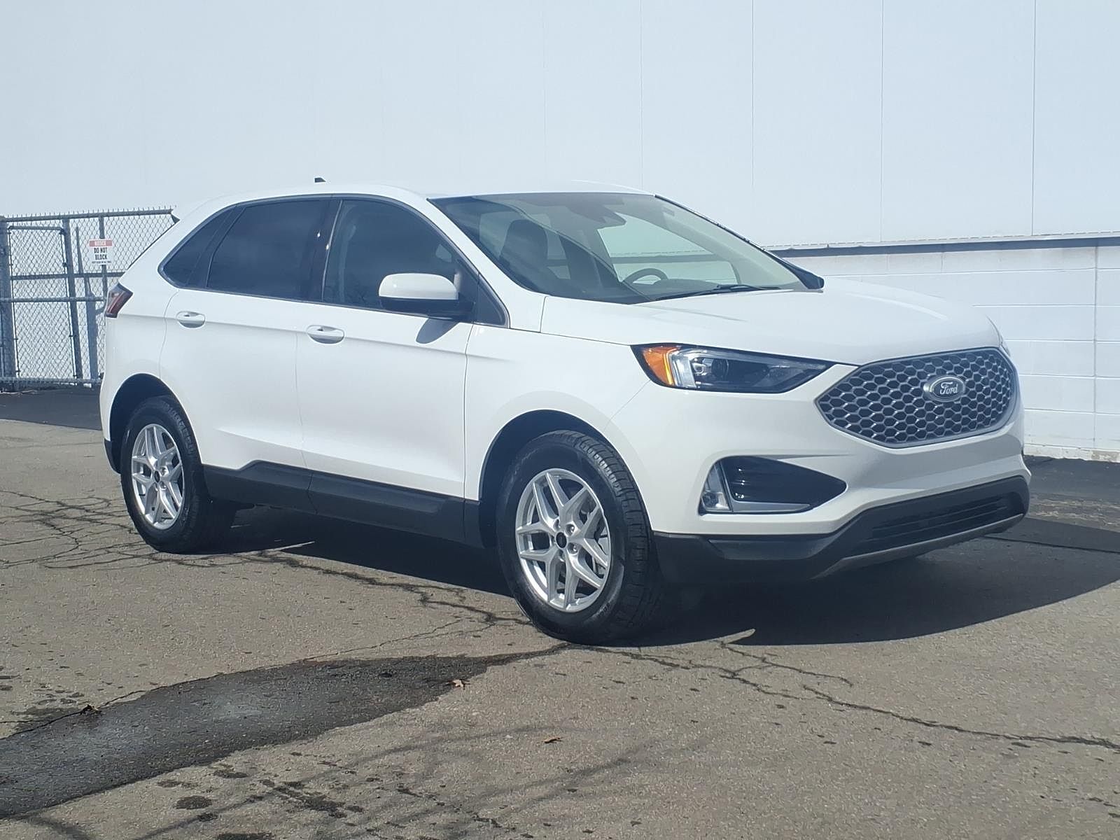 2023 FORD Edge