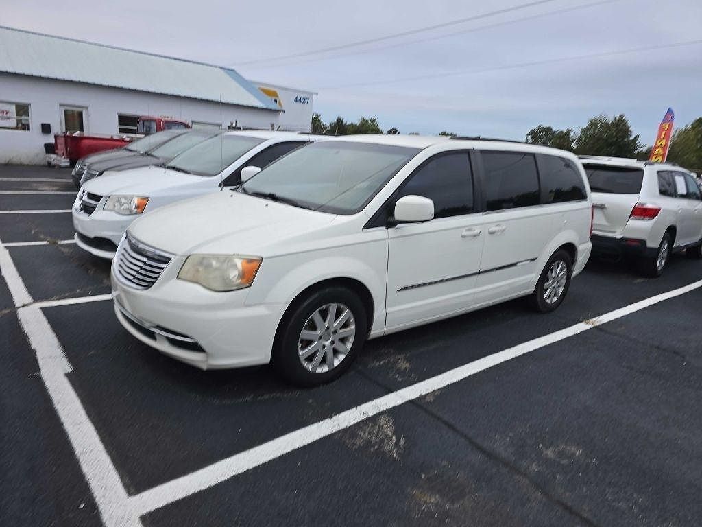 2013 CHRYSLER Town and Country