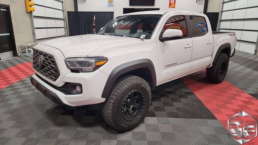 2020 TOYOTA Tacoma