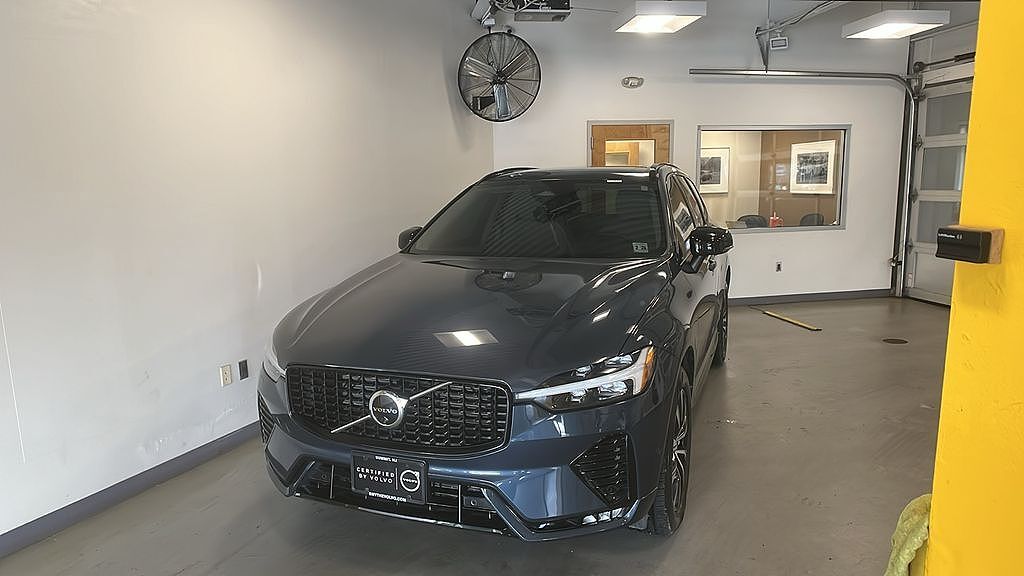 2023 VOLVO XC60