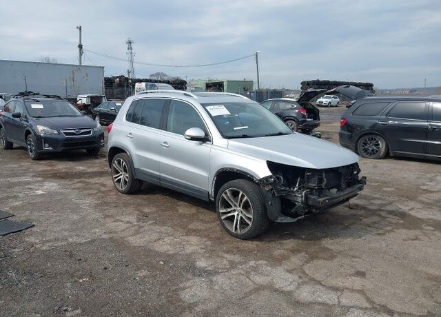 2017 VOLKSWAGEN Tiguan