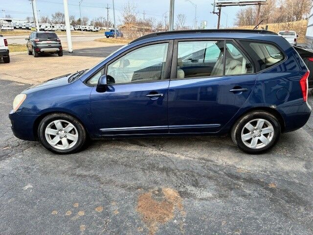 2008 KIA Rondo