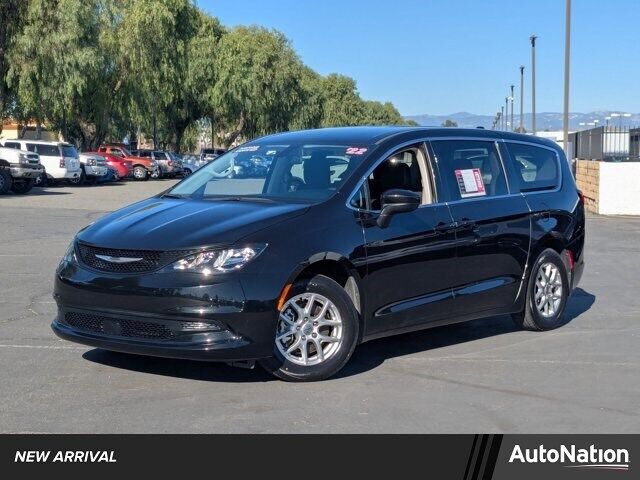 2022 CHRYSLER Voyager