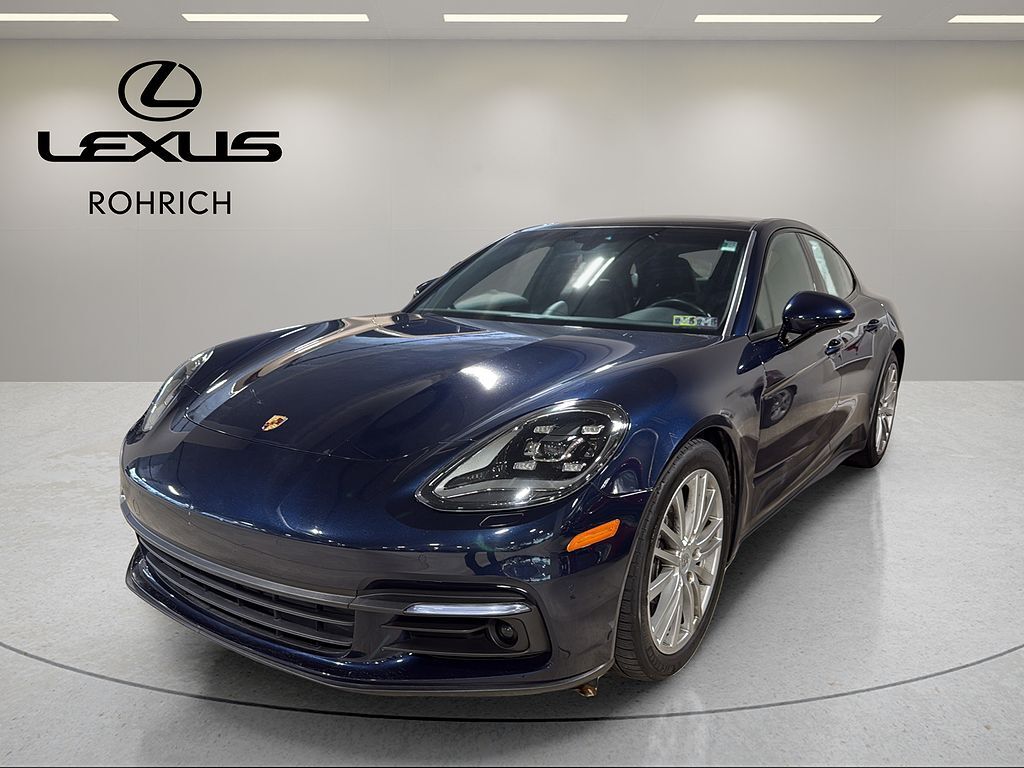 2018 PORSCHE Panamera