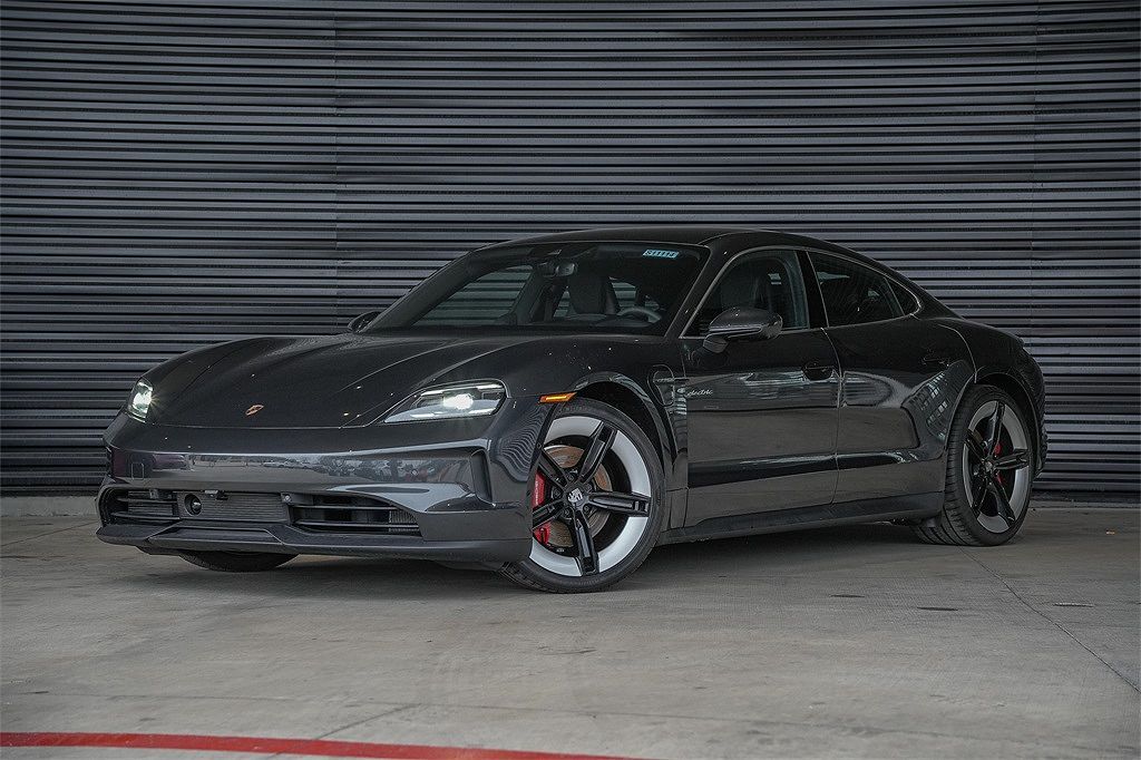 2025 PORSCHE Taycan