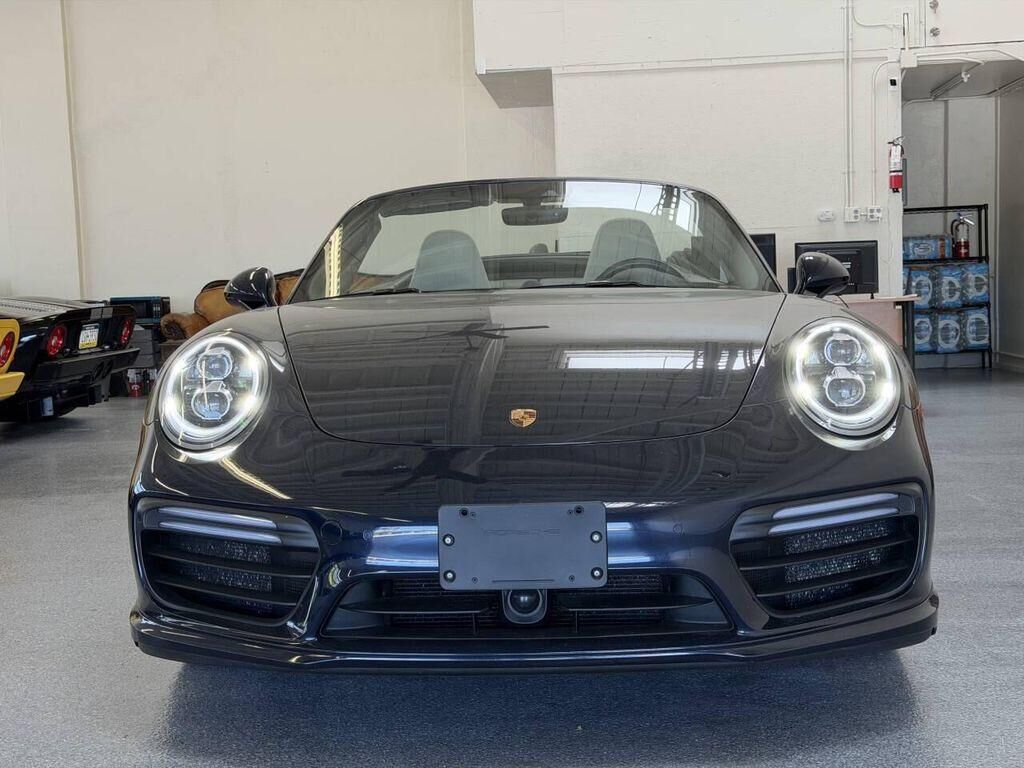 2019 PORSCHE 911