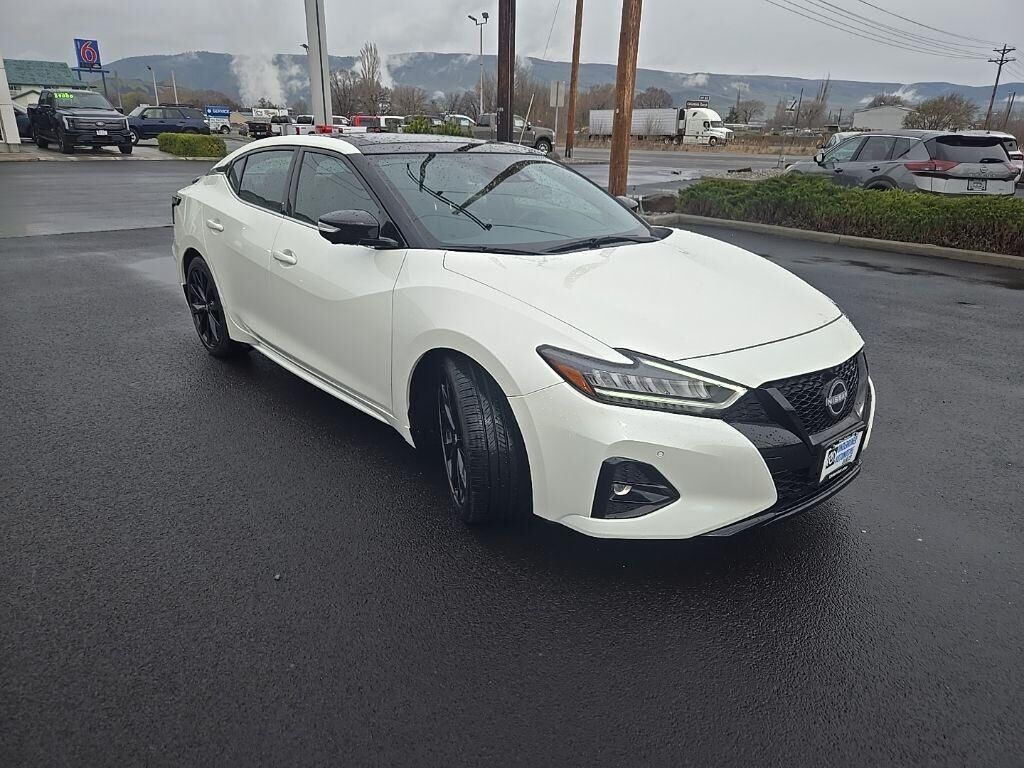 2023 NISSAN Maxima