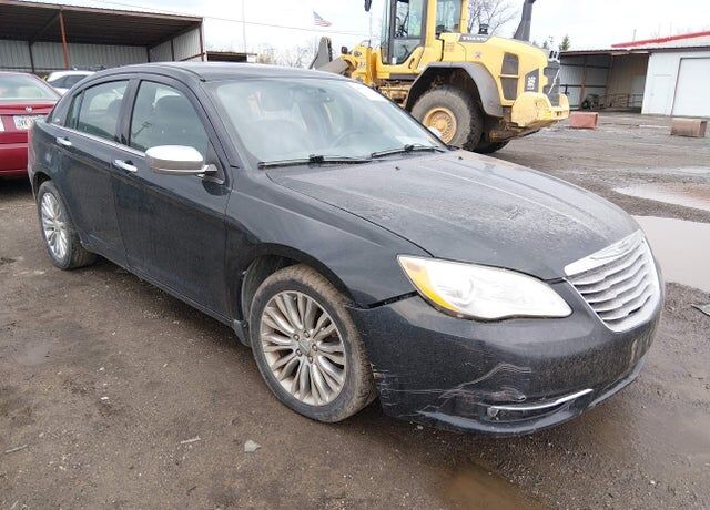 2013 CHRYSLER 200