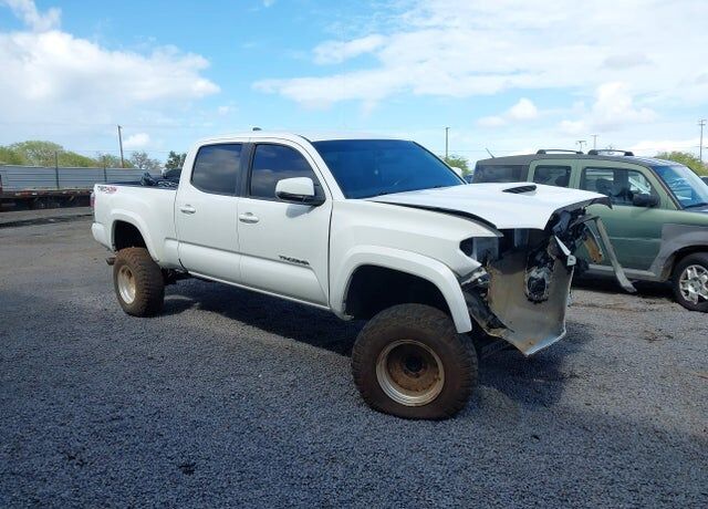 2020 TOYOTA Tacoma