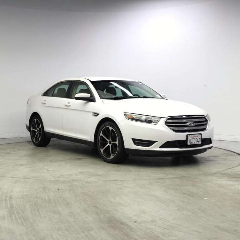 2015 FORD Taurus