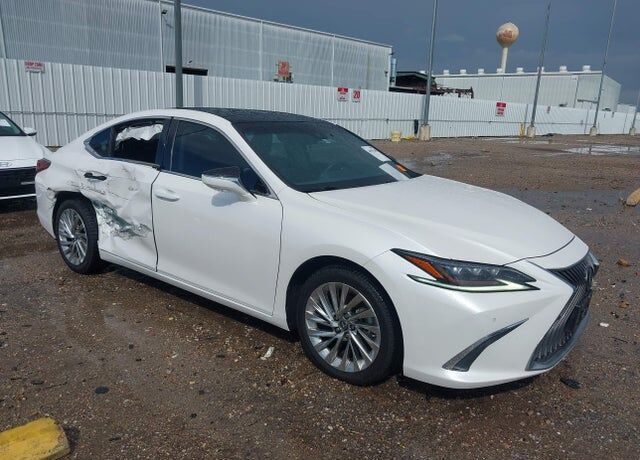 2021 LEXUS ES