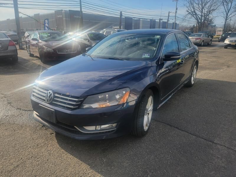 2013 VOLKSWAGEN Passat