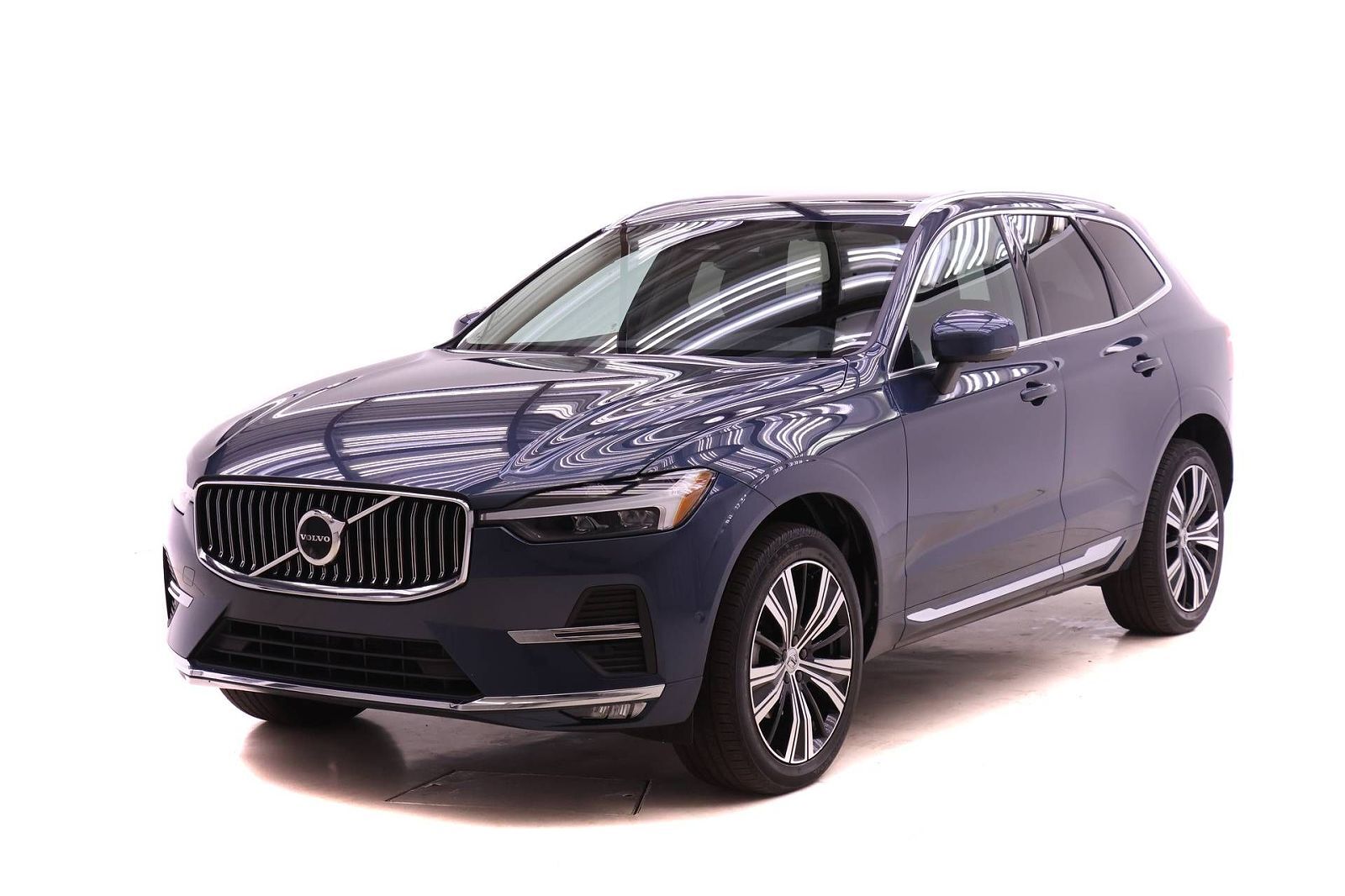 2023 VOLVO XC60