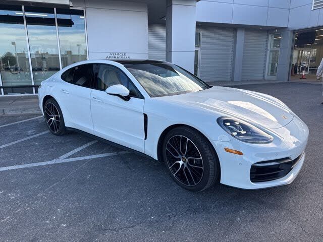 2021 PORSCHE Panamera
