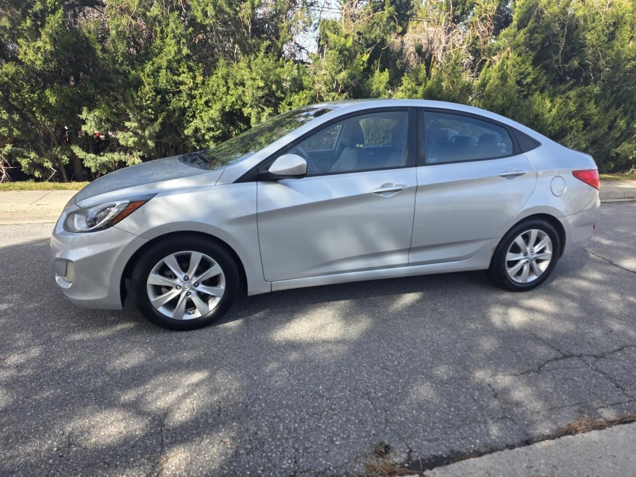 2013 HYUNDAI Accent