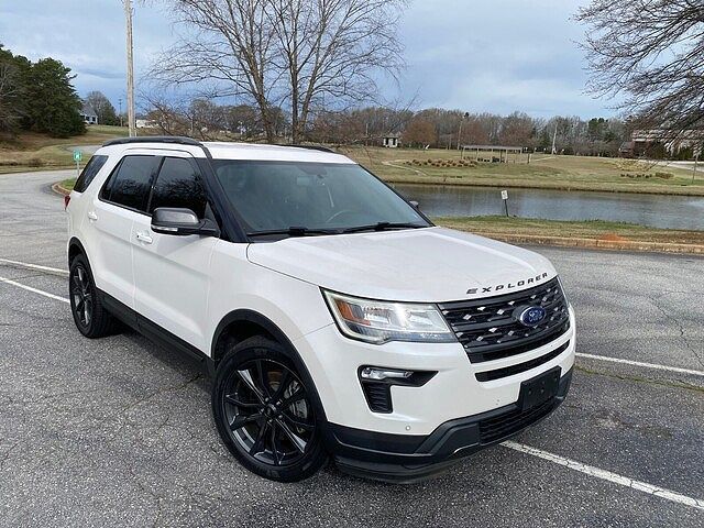 2018 FORD Explorer