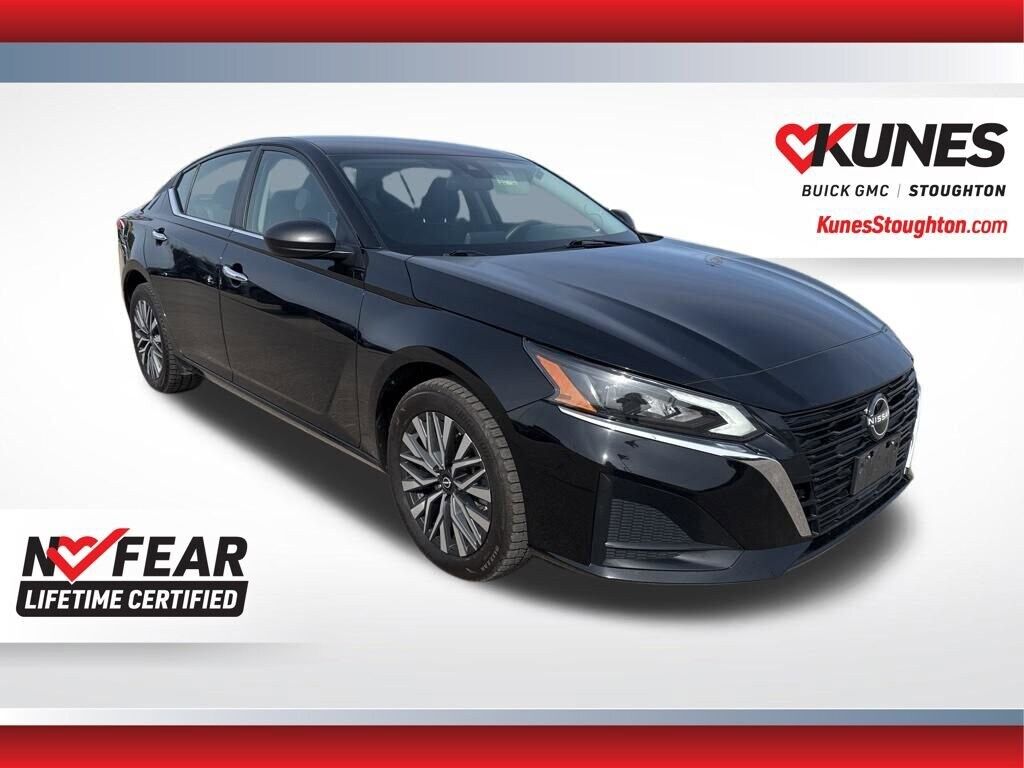 2024 NISSAN Altima