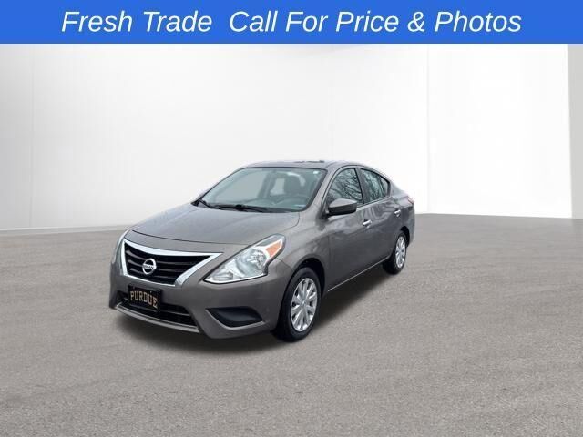 2016 NISSAN Versa