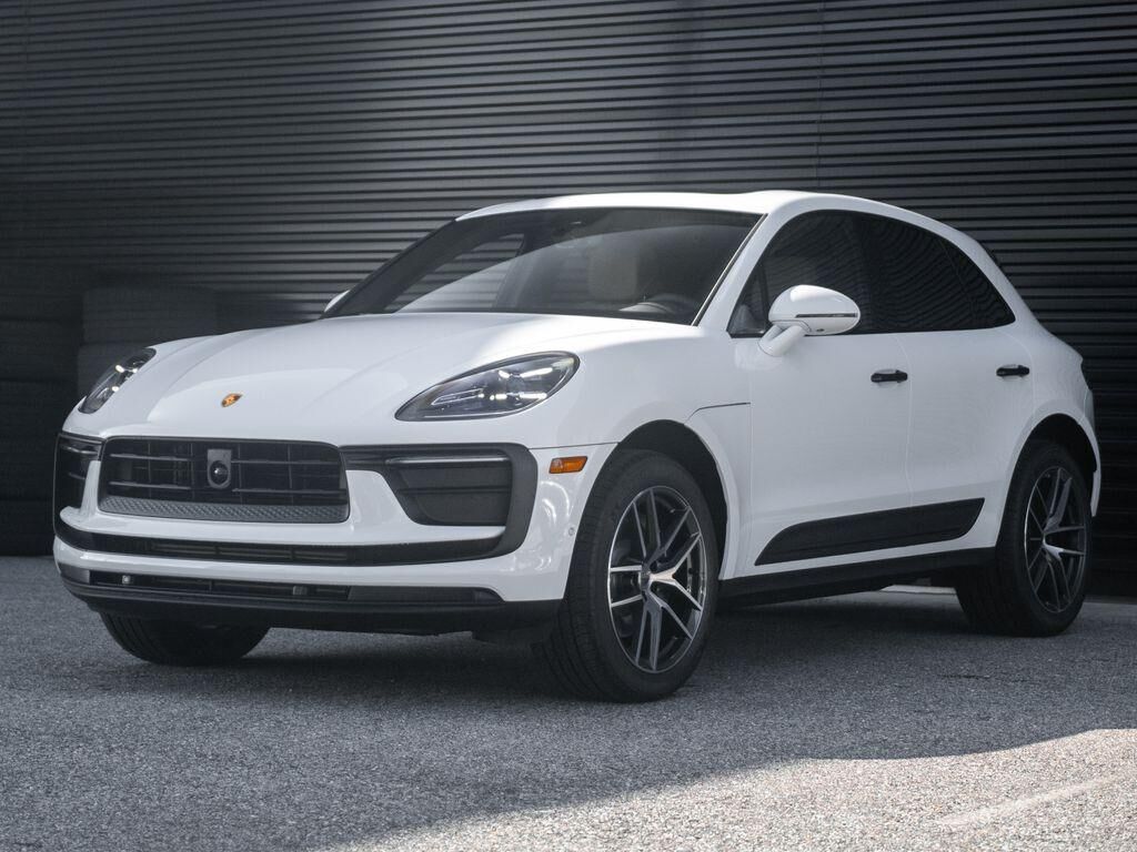 2025 PORSCHE Macan
