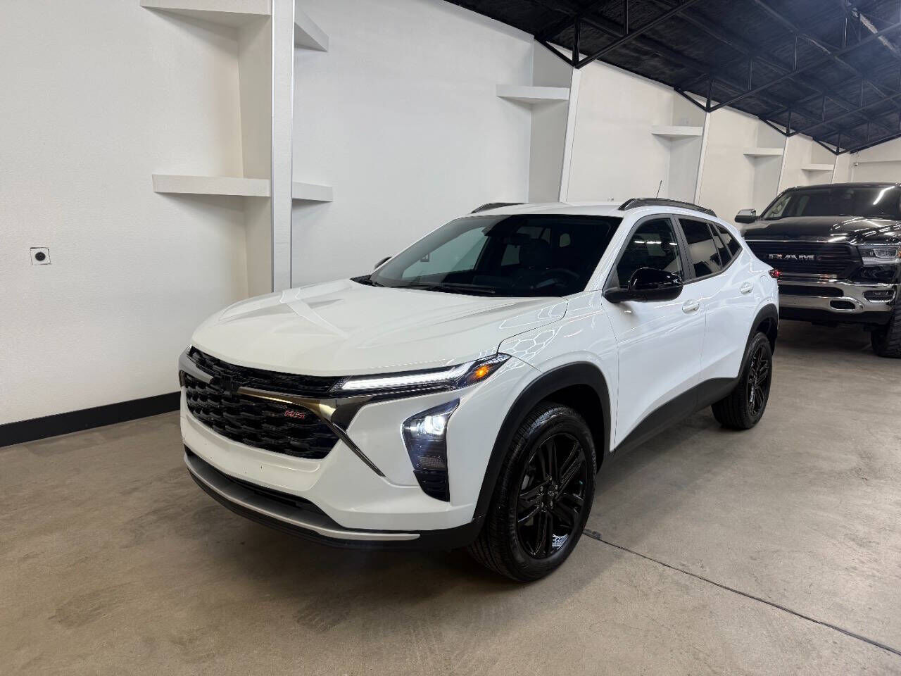 2025 CHEVROLET Trax