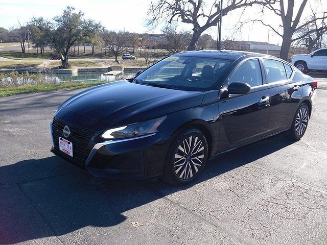 2024 NISSAN Altima