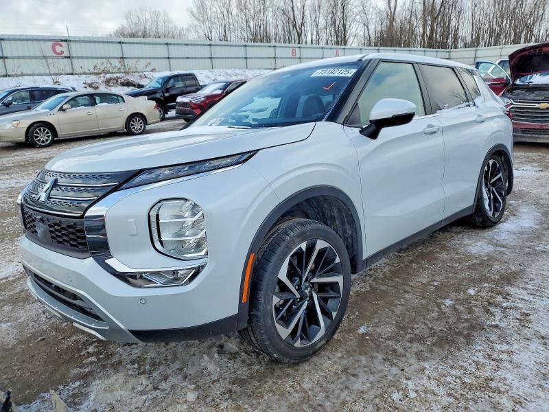 2024 MITSUBISHI Outlander