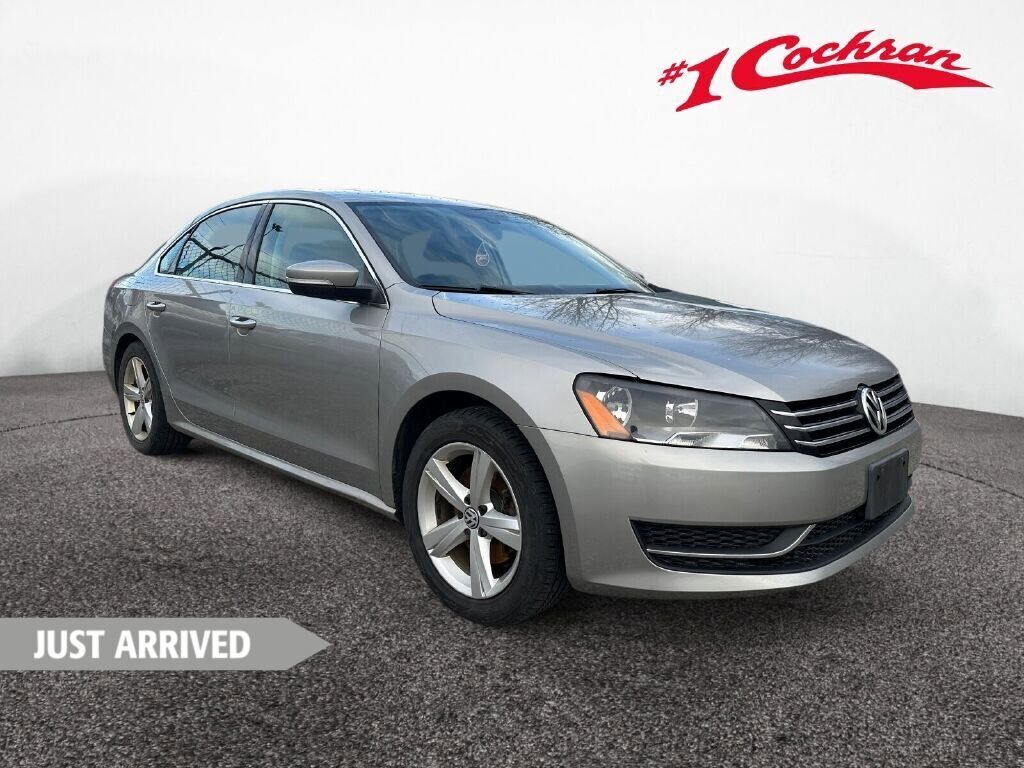 2013 VOLKSWAGEN Passat