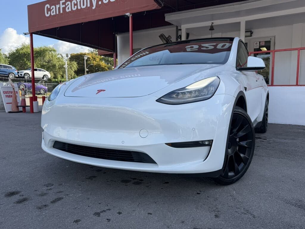 2021 TESLA Model Y