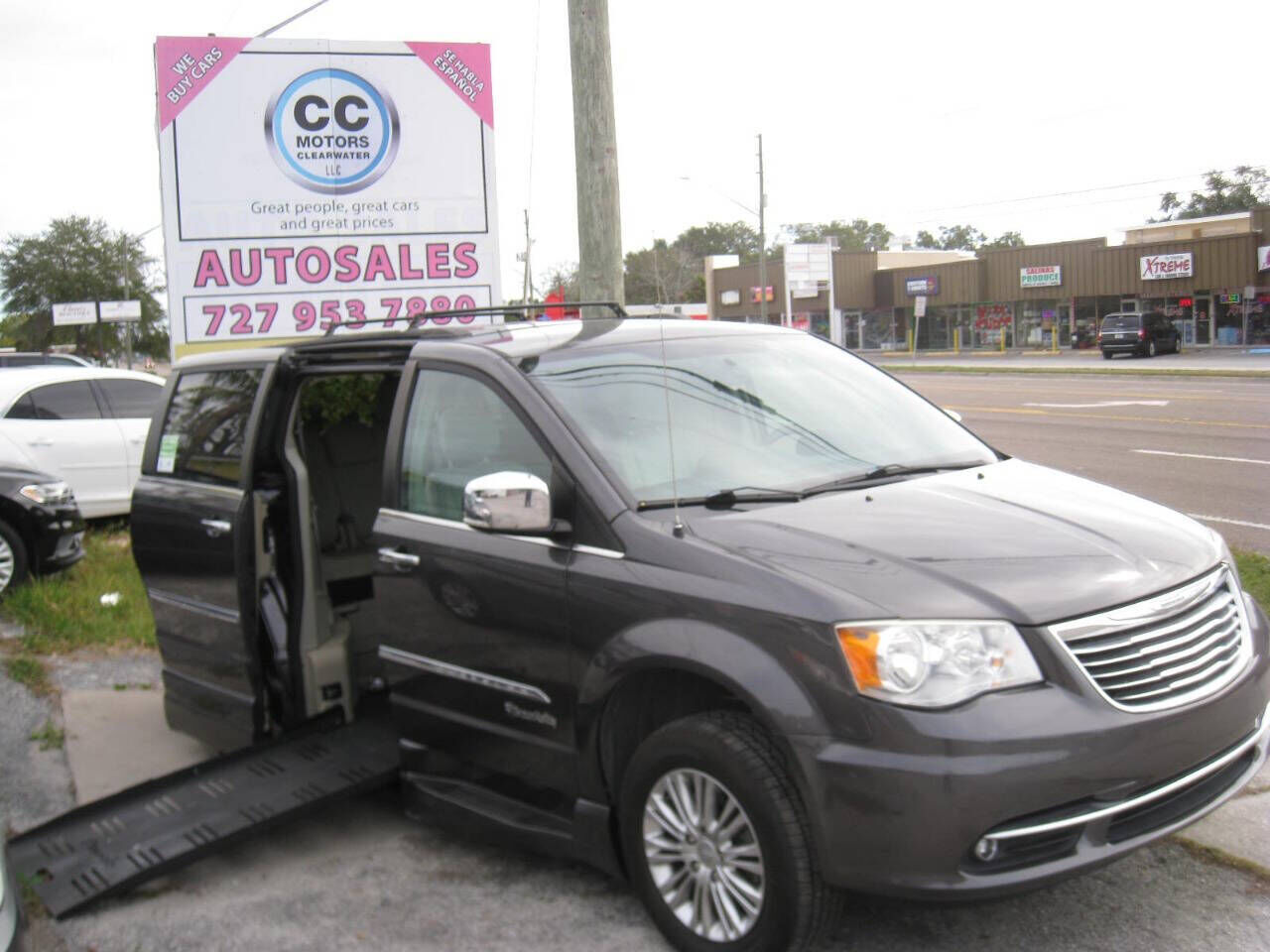 2015 CHRYSLER Town and Country