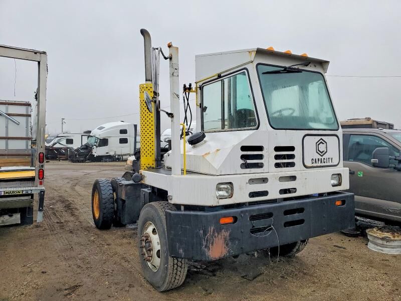 2004 CAPACITY TRUCKS TJ5000