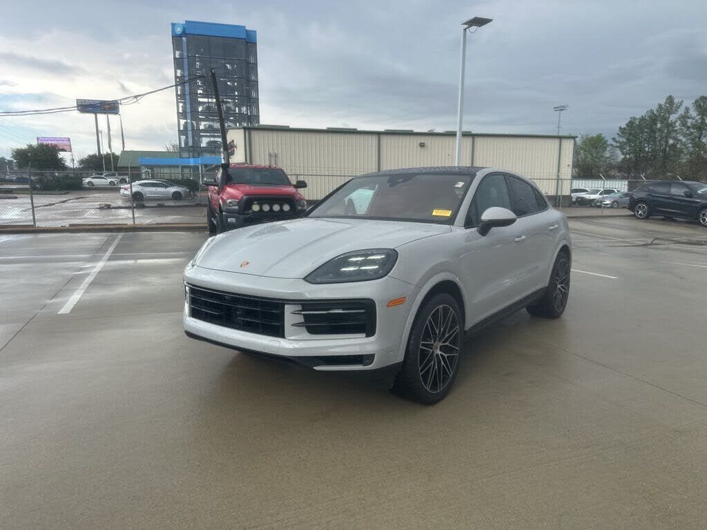 2024 PORSCHE Cayenne