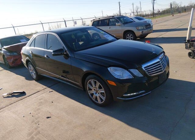 2013 MERCEDES-BENZ E-Class