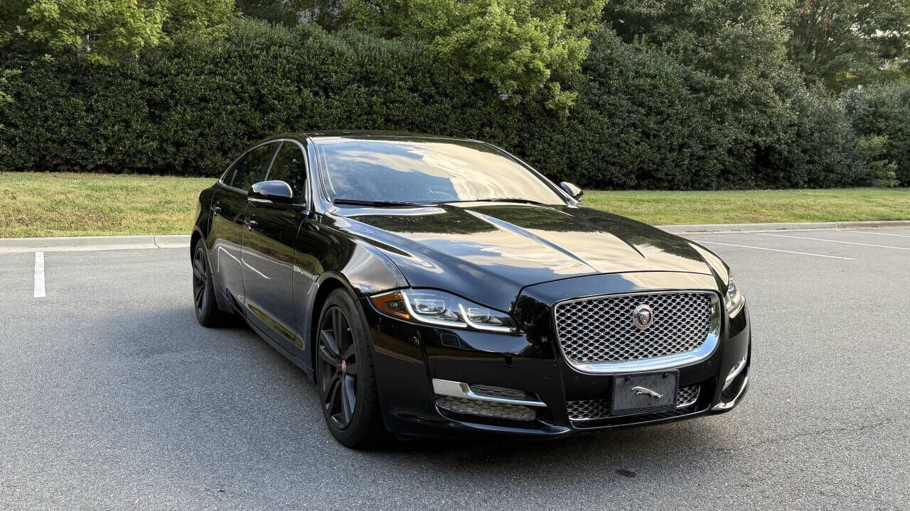 2016 JAGUAR XJ