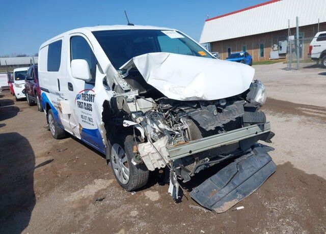 2017 NISSAN NV200