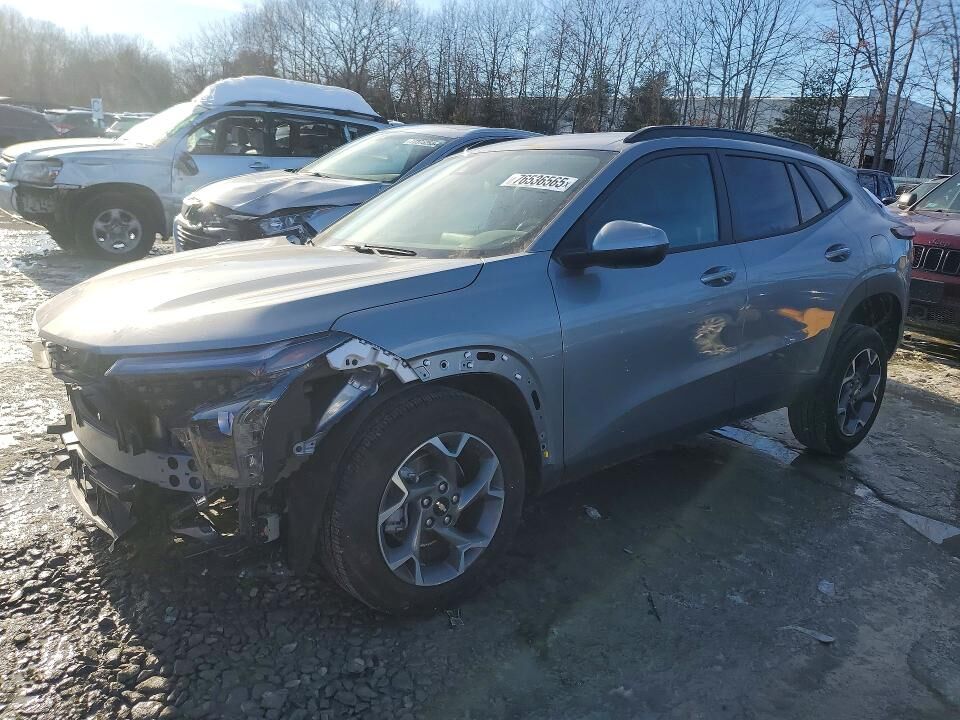 2025 CHEVROLET Trax