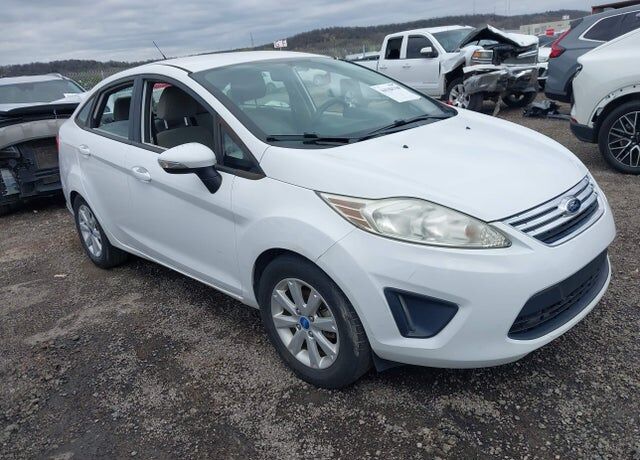2013 FORD Fiesta