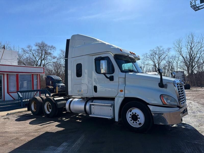 2019 FREIGHTLINER Cascadia