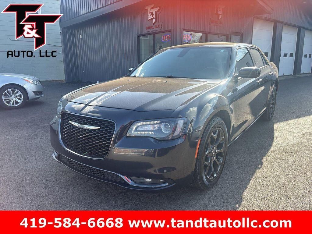 2019 CHRYSLER 300