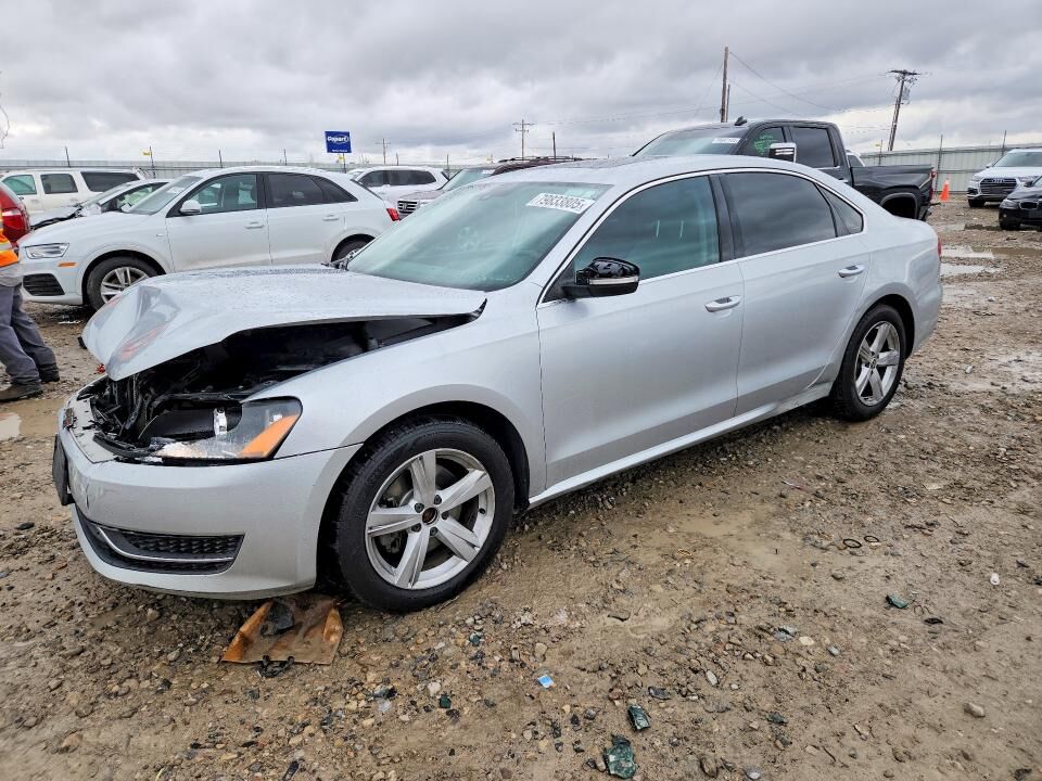 2013 VOLKSWAGEN Passat