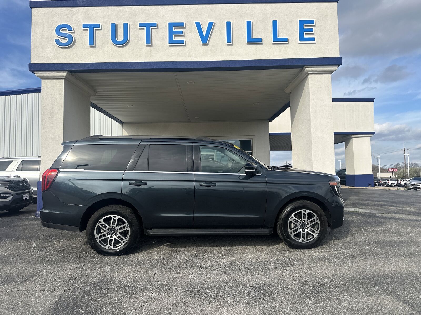 2025 FORD Expedition