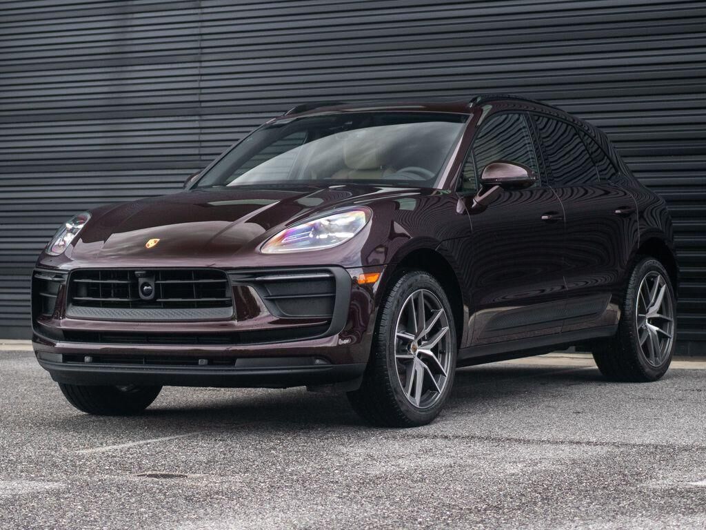 2025 PORSCHE Macan