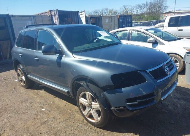 2005 VOLKSWAGEN Touareg