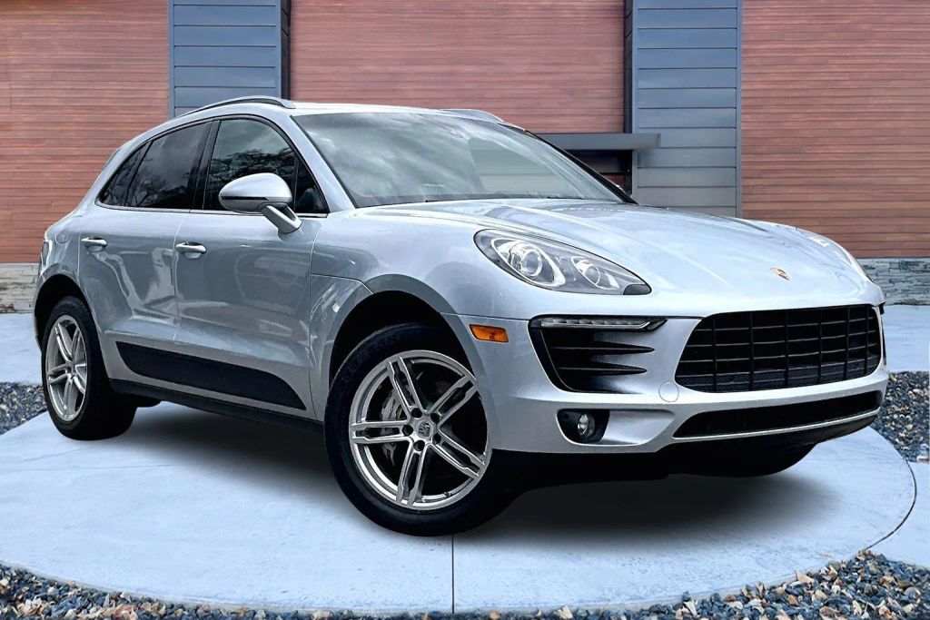 2015 PORSCHE Macan